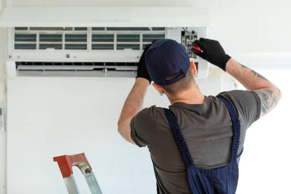 How to Identify and Fix Air Conditioning Leaks